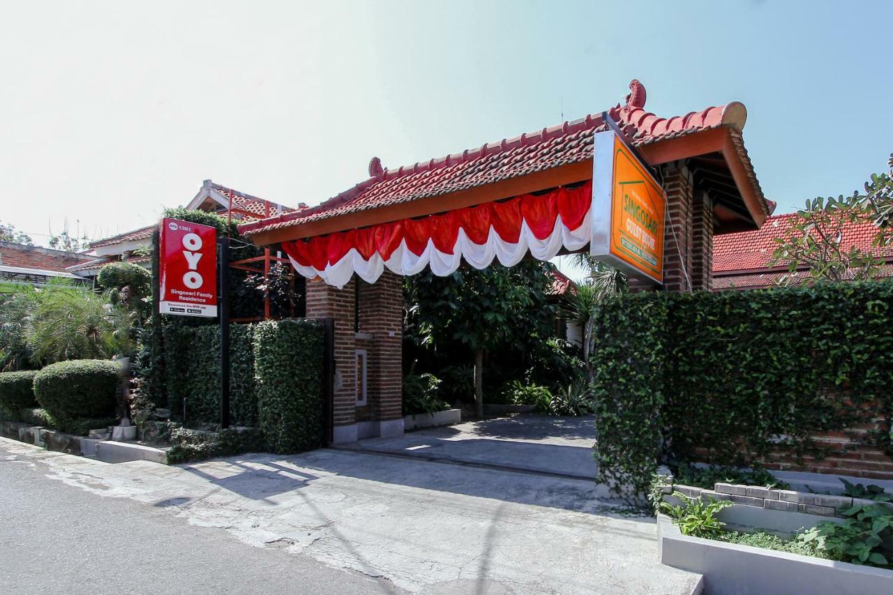 Oyo 1361 Singosari Family Residence Banyuwangi  Eksteriør billede