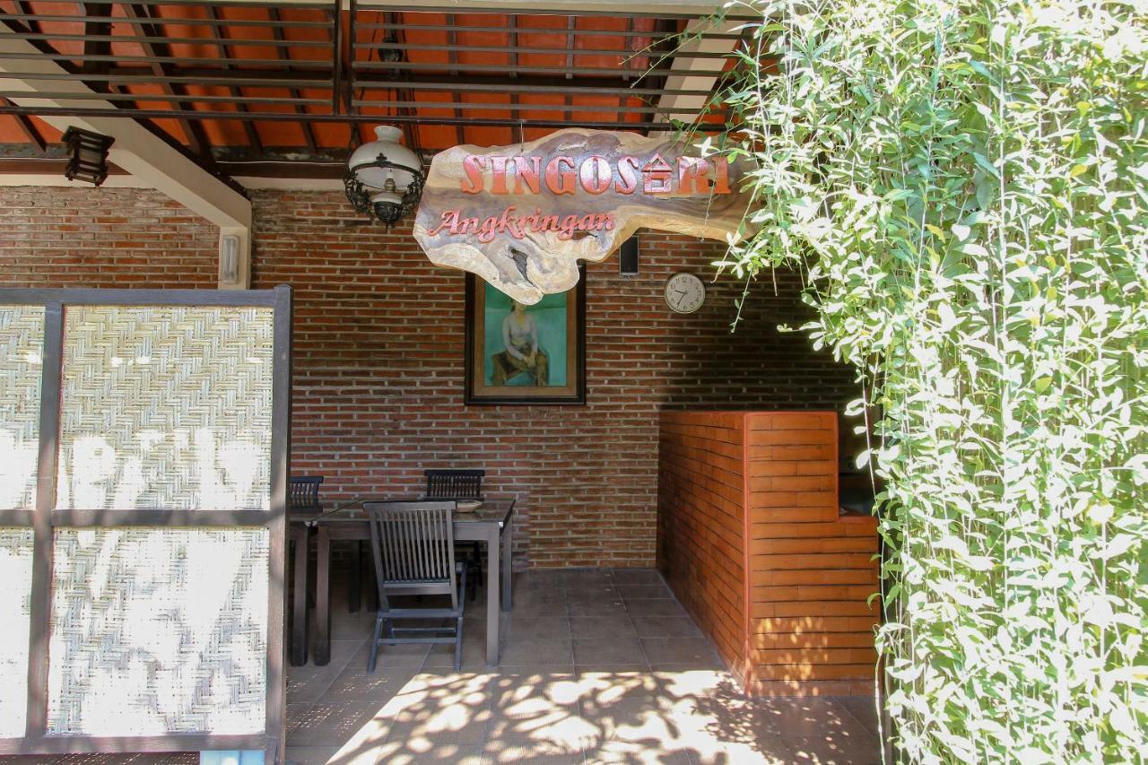 Oyo 1361 Singosari Family Residence Banyuwangi  Eksteriør billede